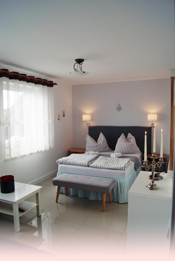 Iwona Pokoje Apartamenty Karwia Exterior foto
