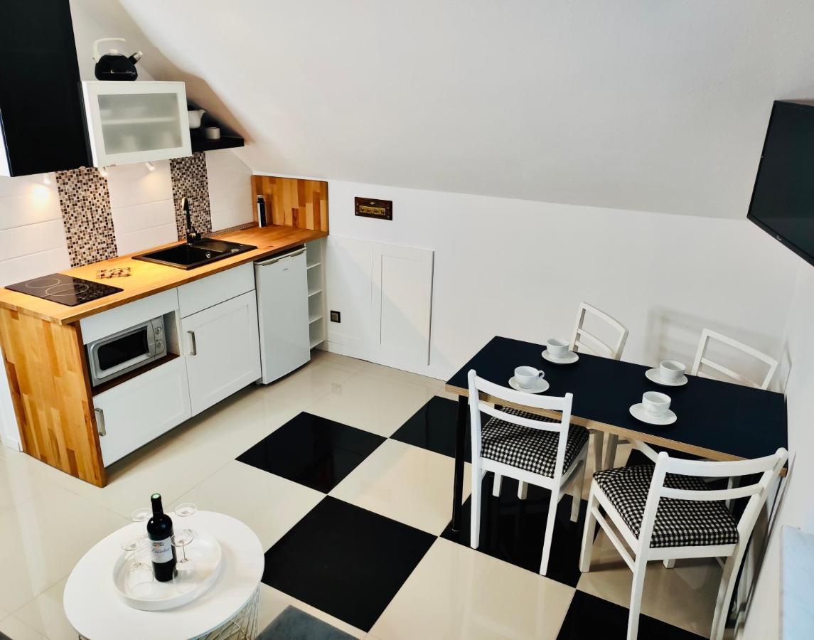 Iwona Pokoje Apartamenty Karwia Exterior foto