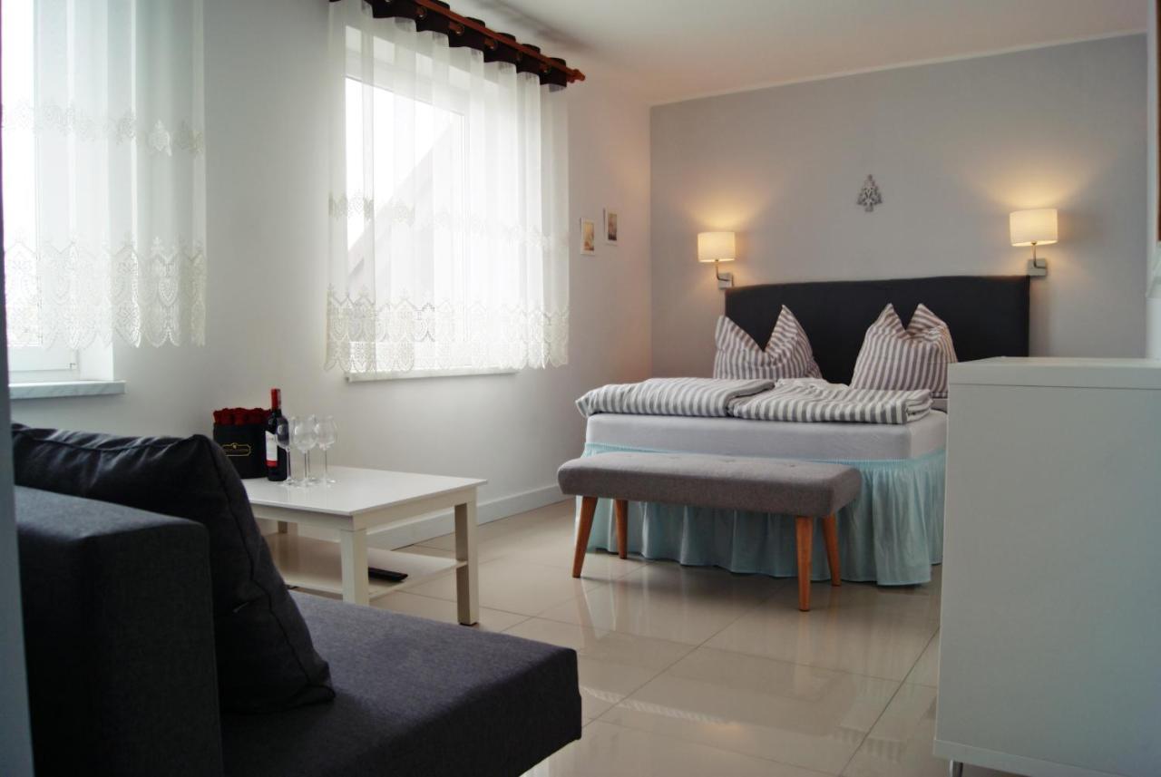 Iwona Pokoje Apartamenty Karwia Exterior foto