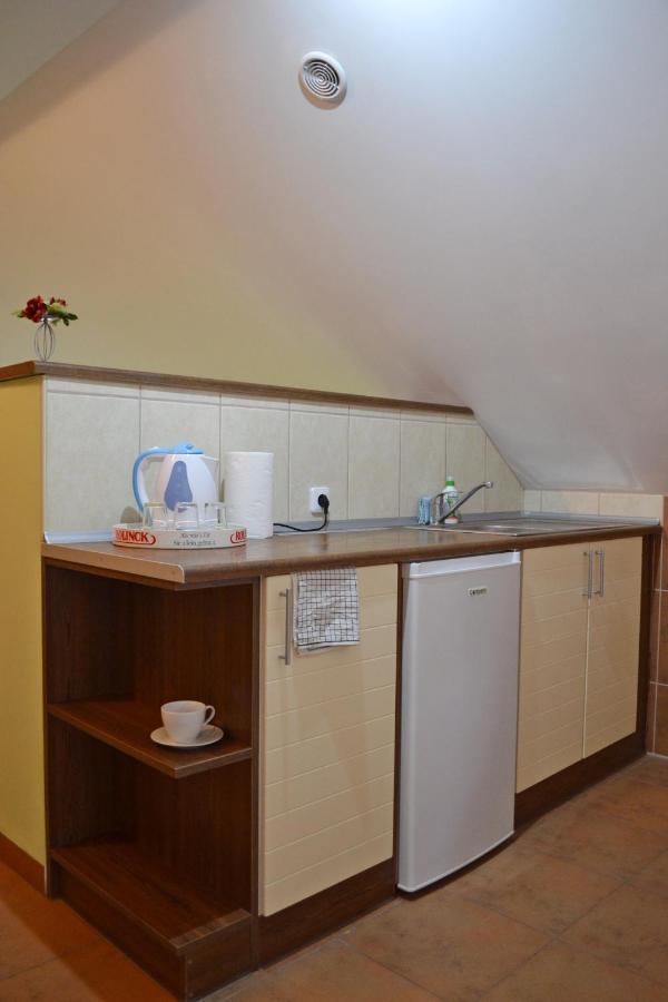 Iwona Pokoje Apartamenty Karwia Exterior foto