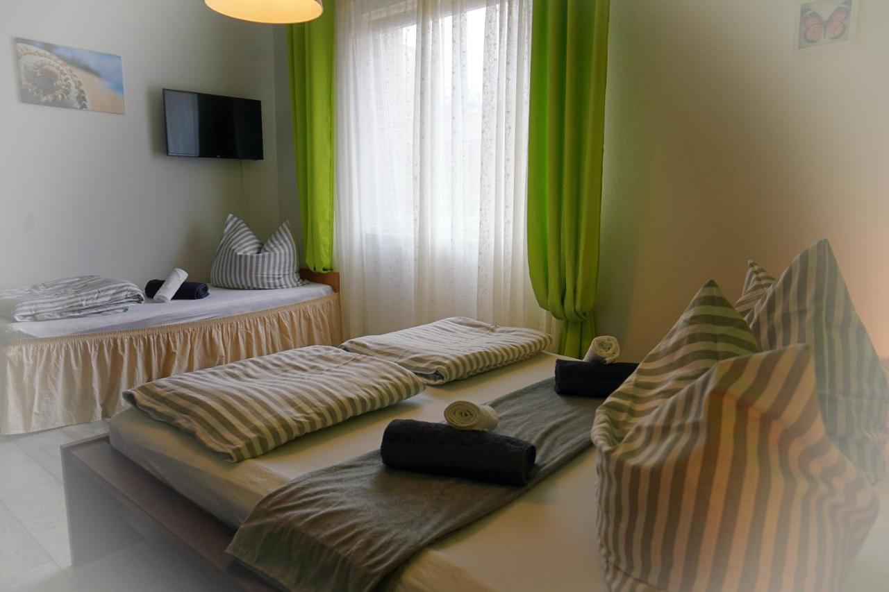 Iwona Pokoje Apartamenty Karwia Exterior foto