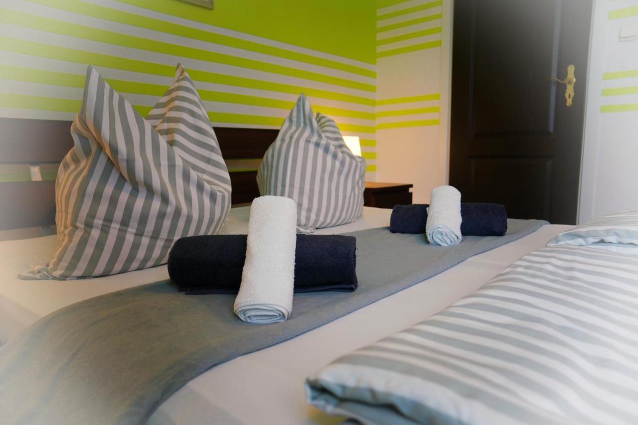 Iwona Pokoje Apartamenty Karwia Exterior foto
