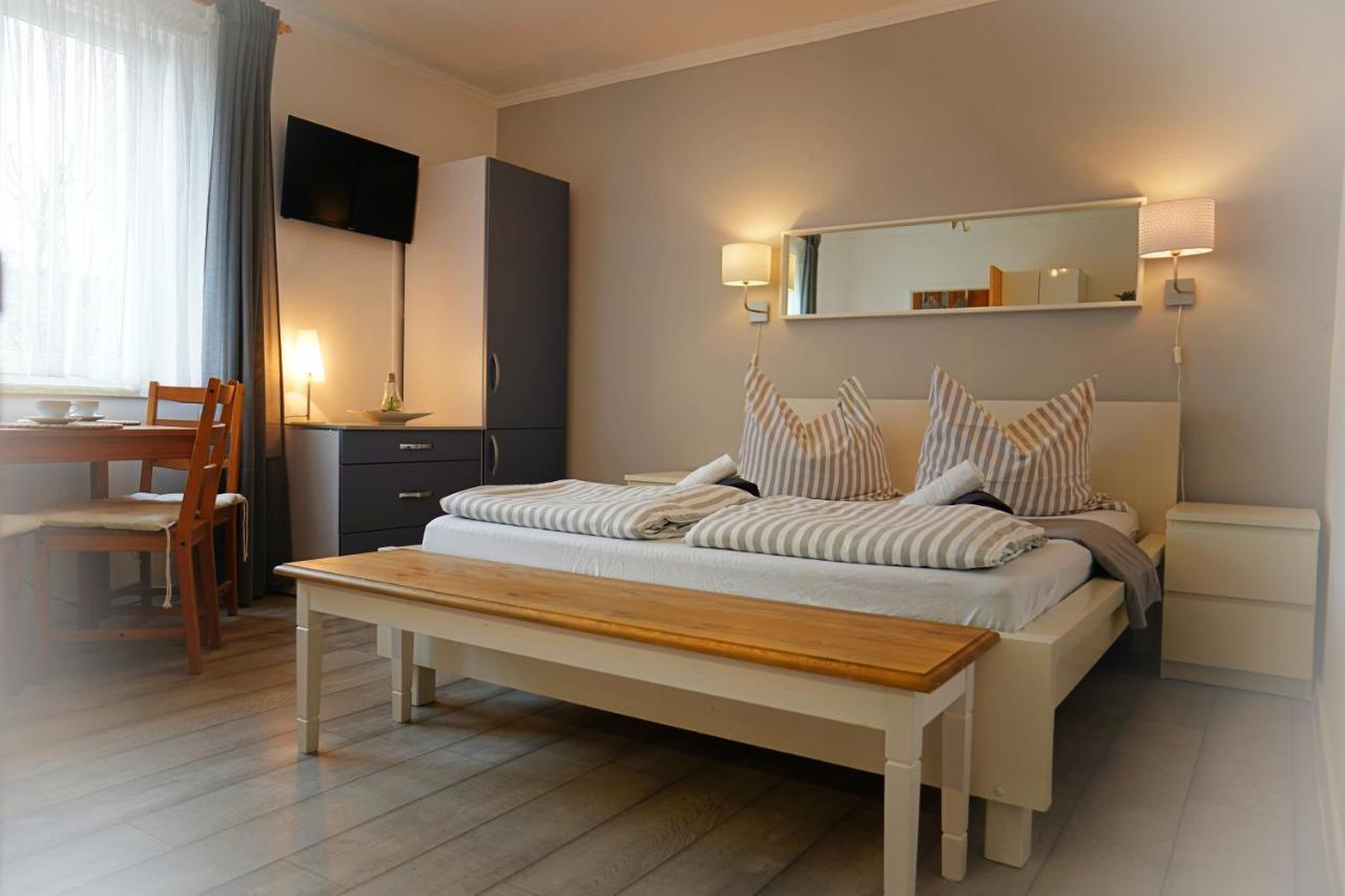 Iwona Pokoje Apartamenty Karwia Exterior foto