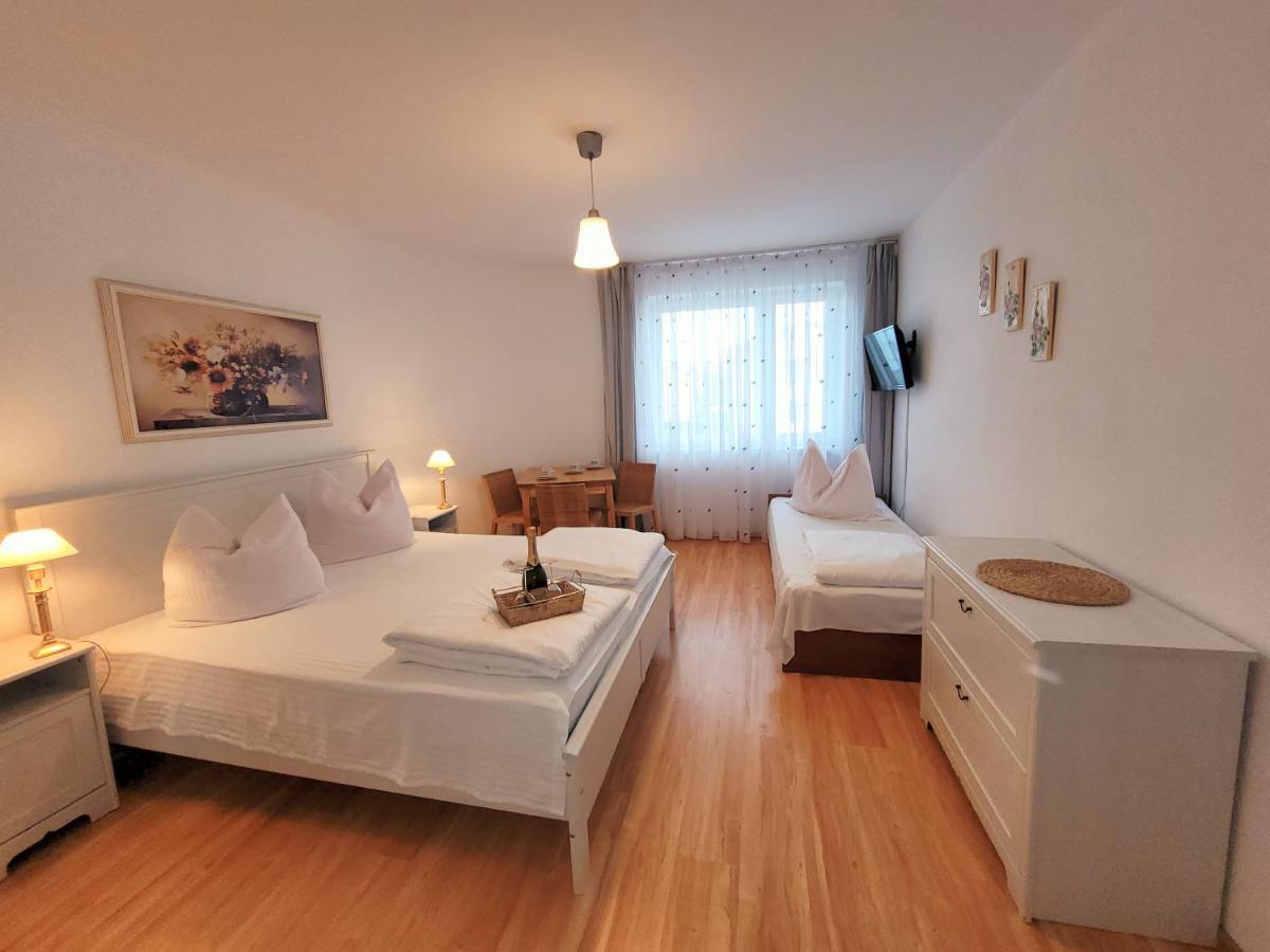 Iwona Pokoje Apartamenty Karwia Exterior foto