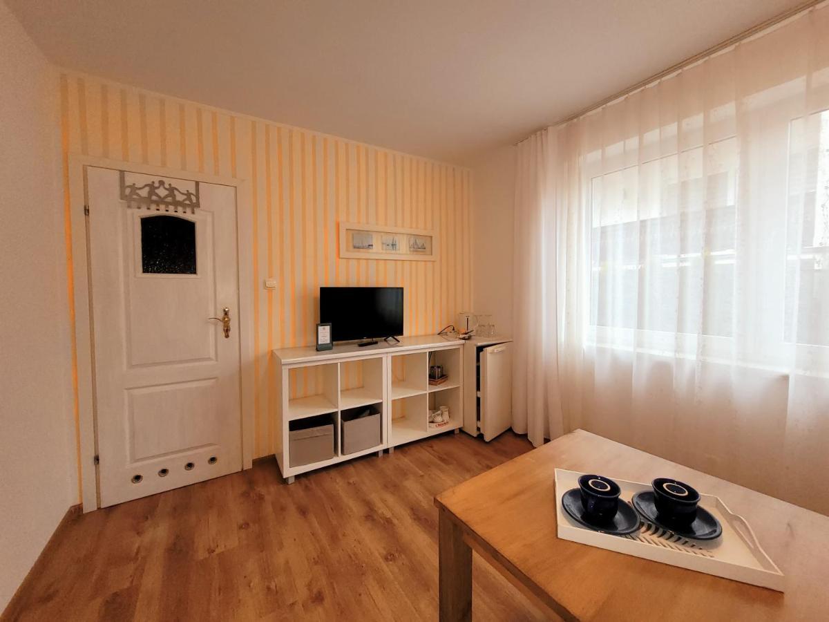 Iwona Pokoje Apartamenty Karwia Exterior foto