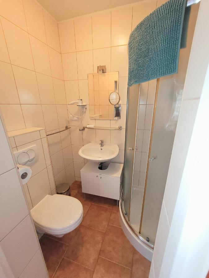 Iwona Pokoje Apartamenty Karwia Exterior foto