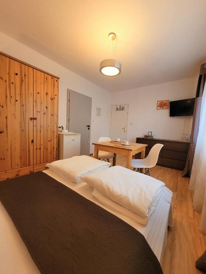 Iwona Pokoje Apartamenty Karwia Exterior foto
