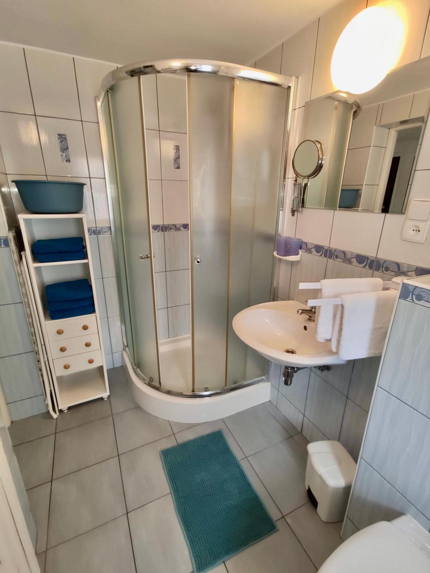Iwona Pokoje Apartamenty Karwia Quarto foto